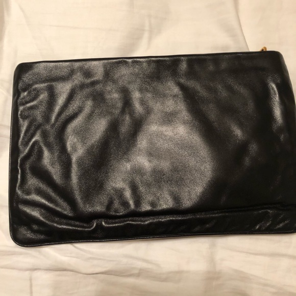 Authentic Prada clutch with lips appliqué - Picture 4 of 7